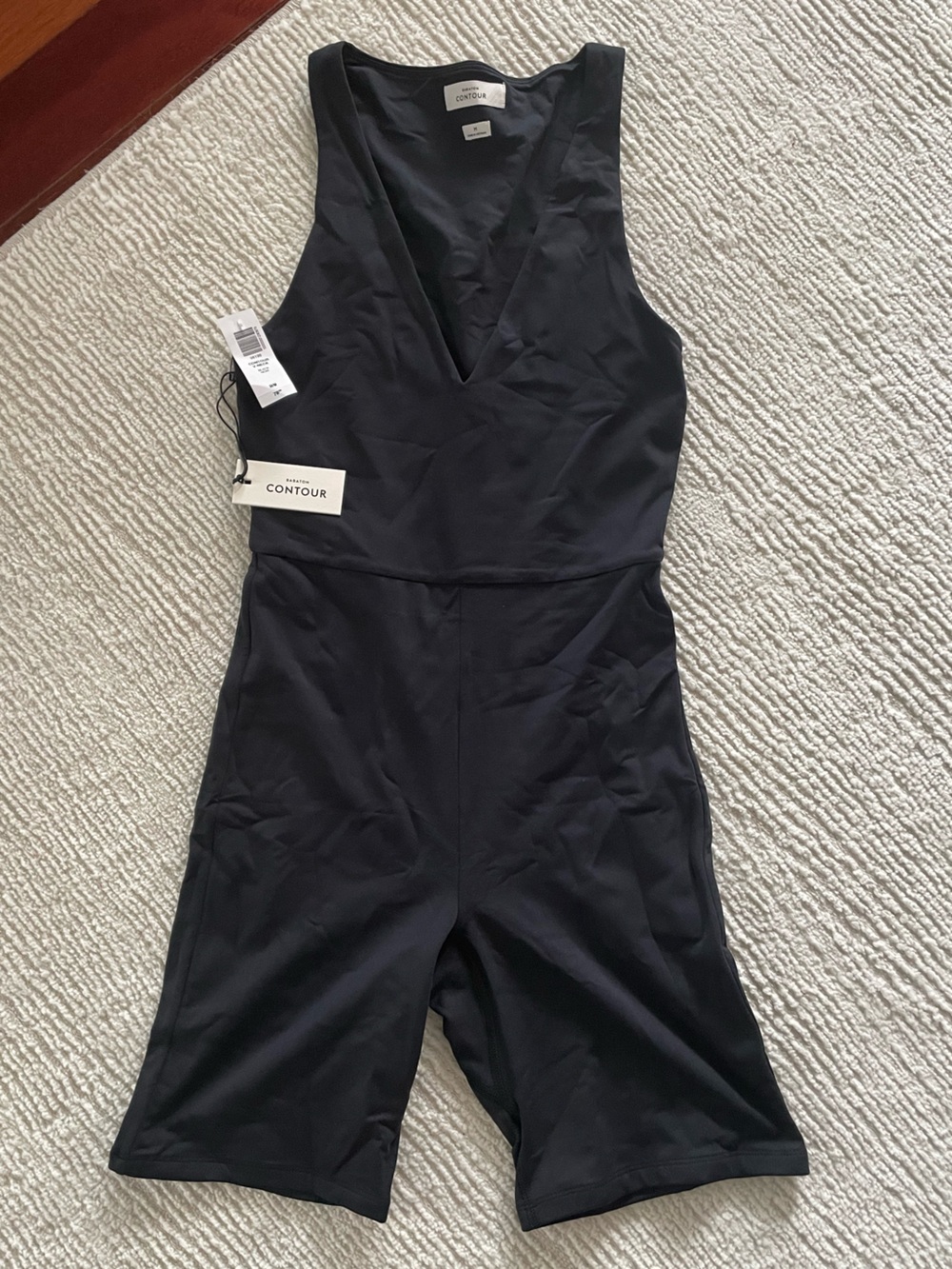 Aritzia Babaton Contour V-Neck Romper new size medium